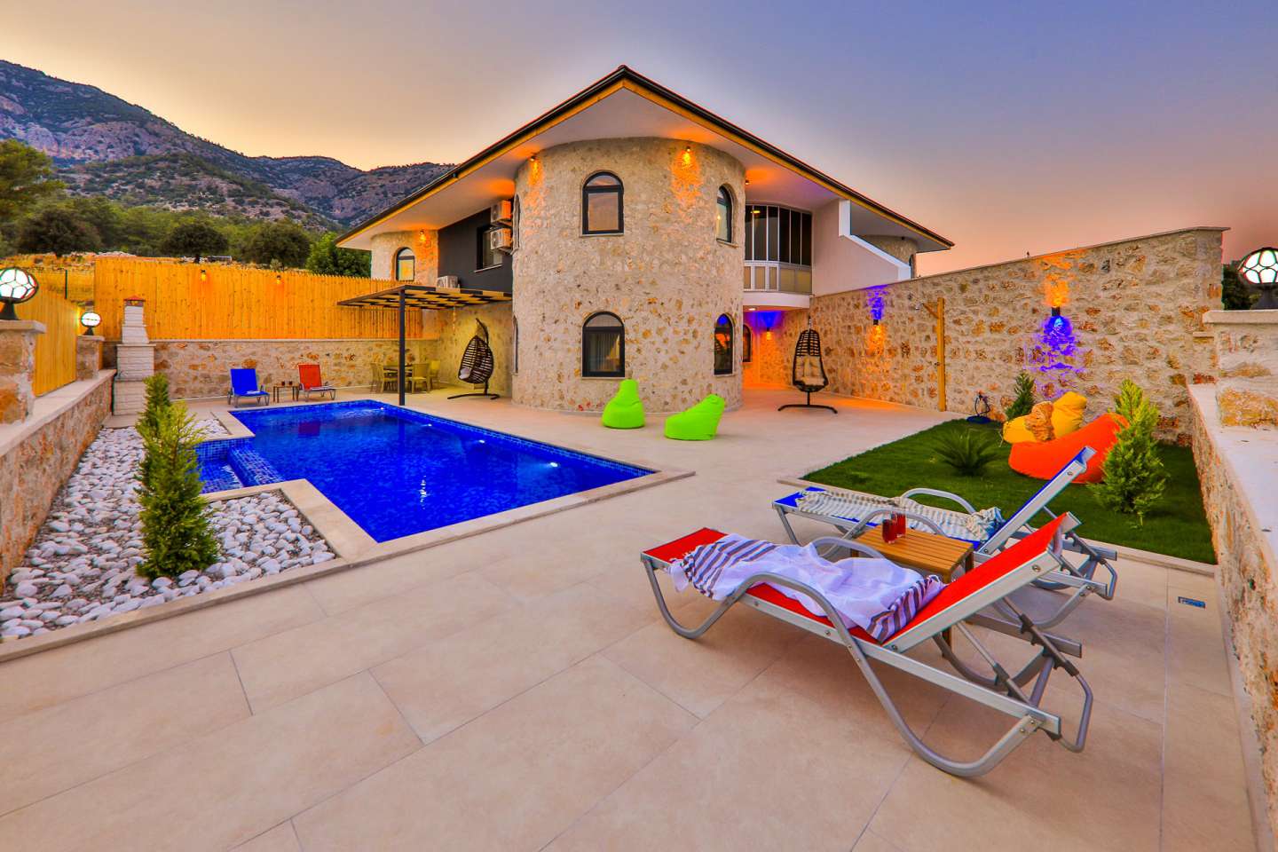 Villa Sandak 2 , Fethiye Seydikemer Bölgesinde 6 Kişilik Kiralık Villa