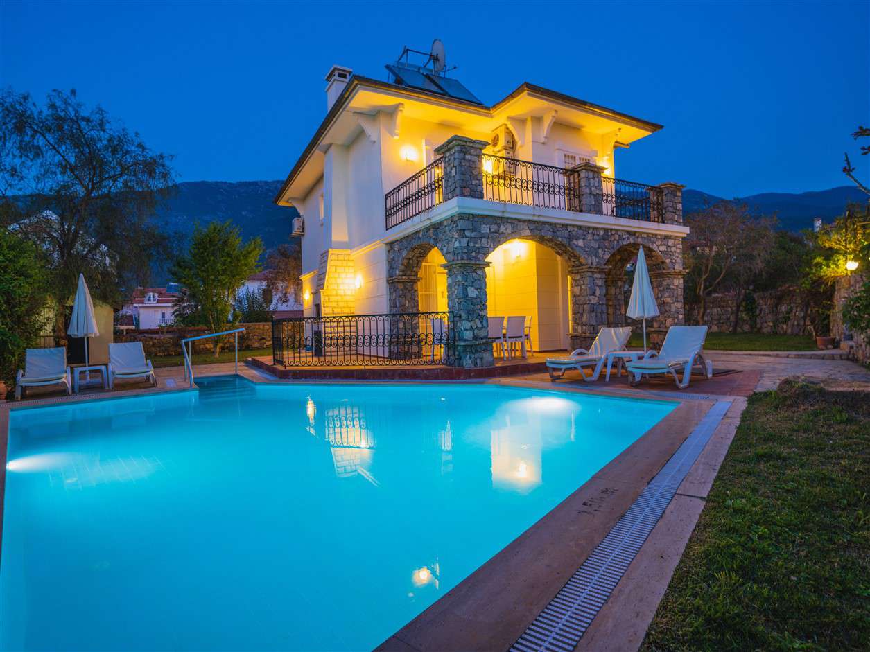 Villa Meğri, Fethiye  Ovacık Bölgesinde 5 Kişilik Kiralık Villa