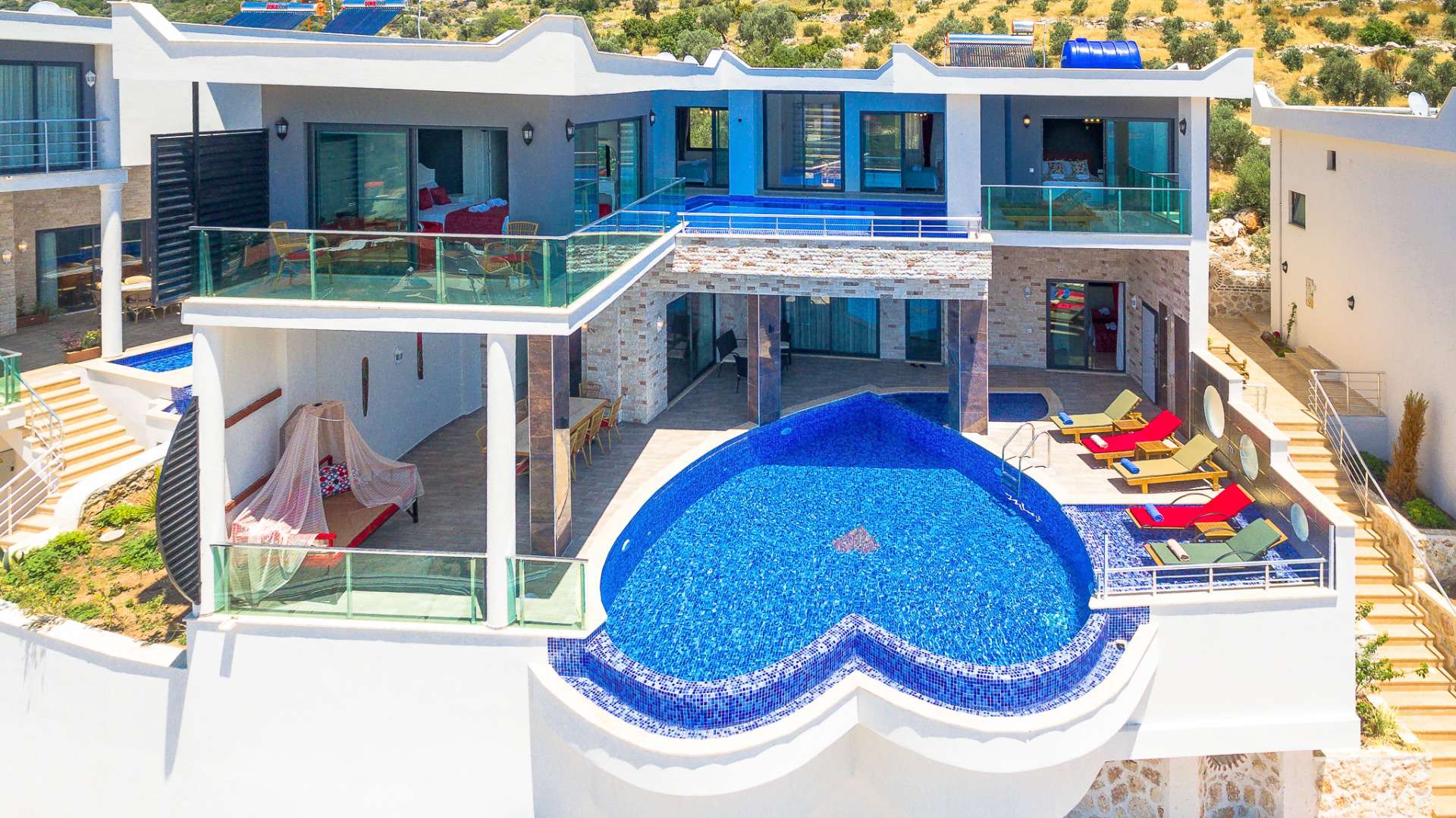 Villa Heart , Kalkan Akbel Bölgesinde 10 Kişilik Kiralık Villa