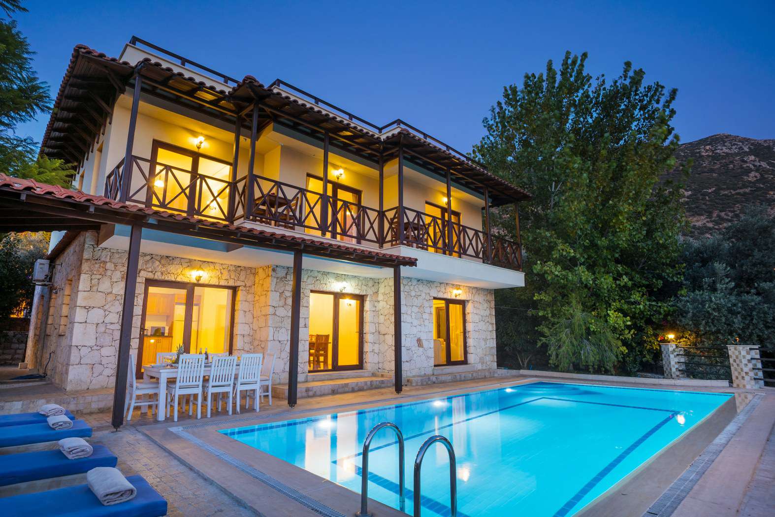 Villa Otantik, Kalkan Ortaalan Bölgesinde 11 Kişilik Kiralık Villa