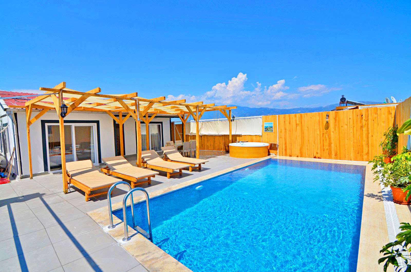 Villa Kum Tanesi, Kalkan Patara Bölgesinde 4 Kişilik Kiralık Villa