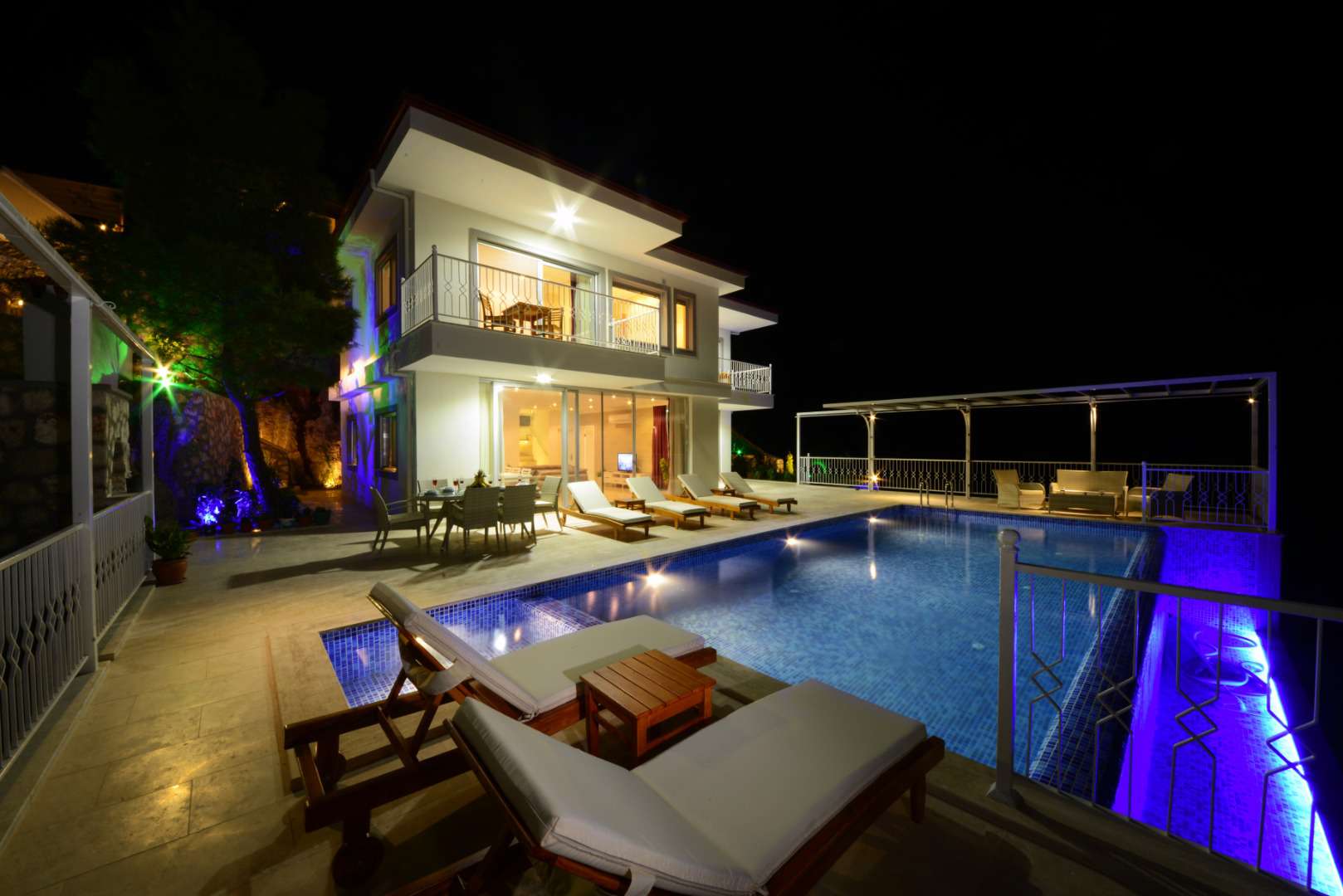 Villa Oscar, Kalkan Üzümlü Bölgesinde 6 Kişilik Kiralık Villa